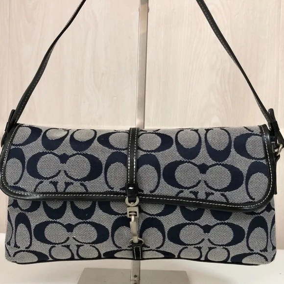 Vintage Coach Signature Sufflette Hand Bag in Navy and Black Leather - Picture 1 of 11